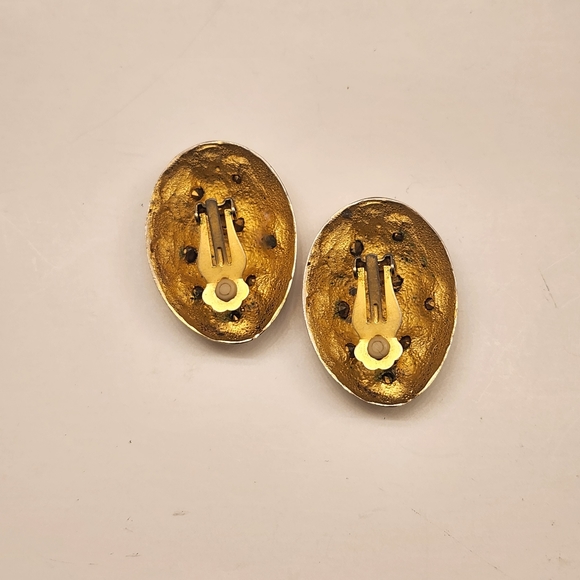 Vintage Gold Star Clip on Earrings - Picture 2 of 2